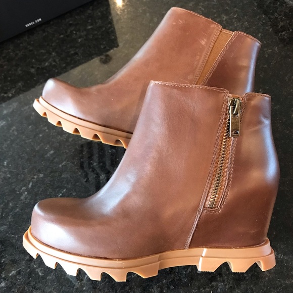 New Sorel Joan of Arctic Wedge III Zip Bootie, Brown Waterproof Leather Boots - Picture 6 of 16